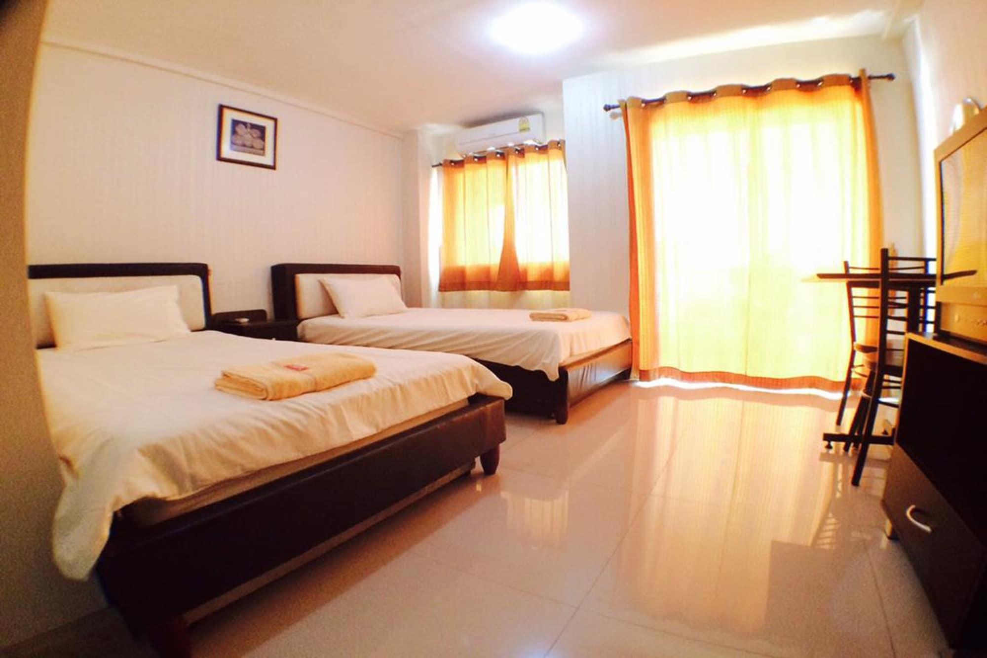 Banchang Apartment And Hotel Rayong Bagian luar foto