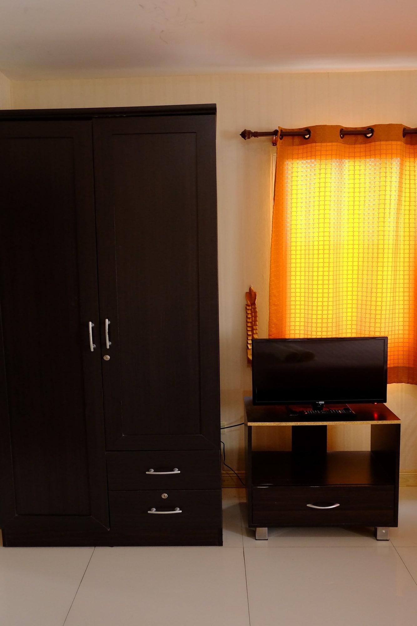 Banchang Apartment And Hotel Rayong Bagian luar foto