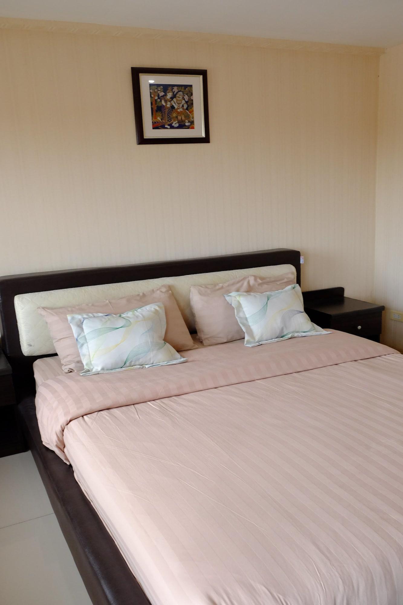 Banchang Apartment And Hotel Rayong Bagian luar foto
