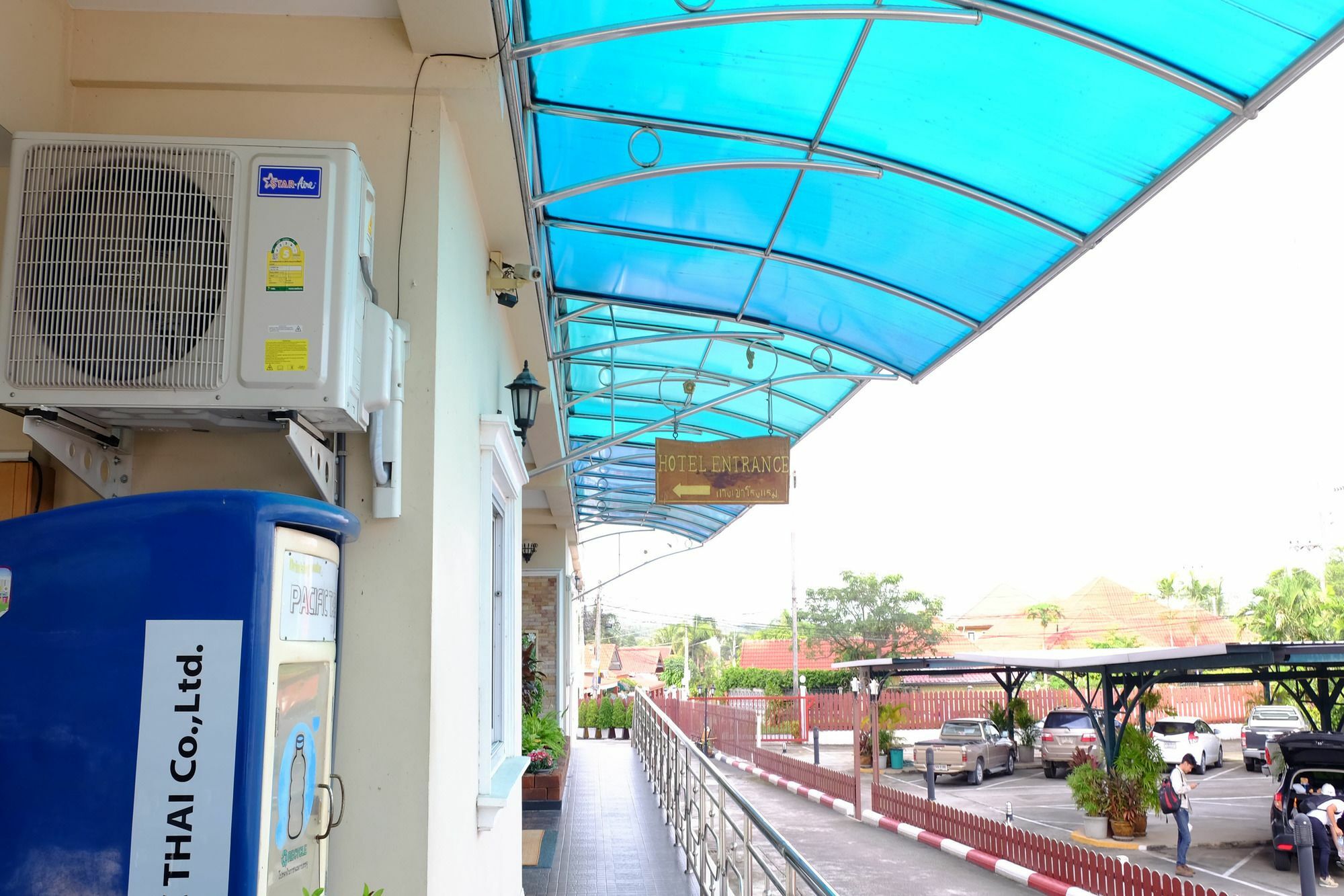Banchang Apartment And Hotel Rayong Bagian luar foto
