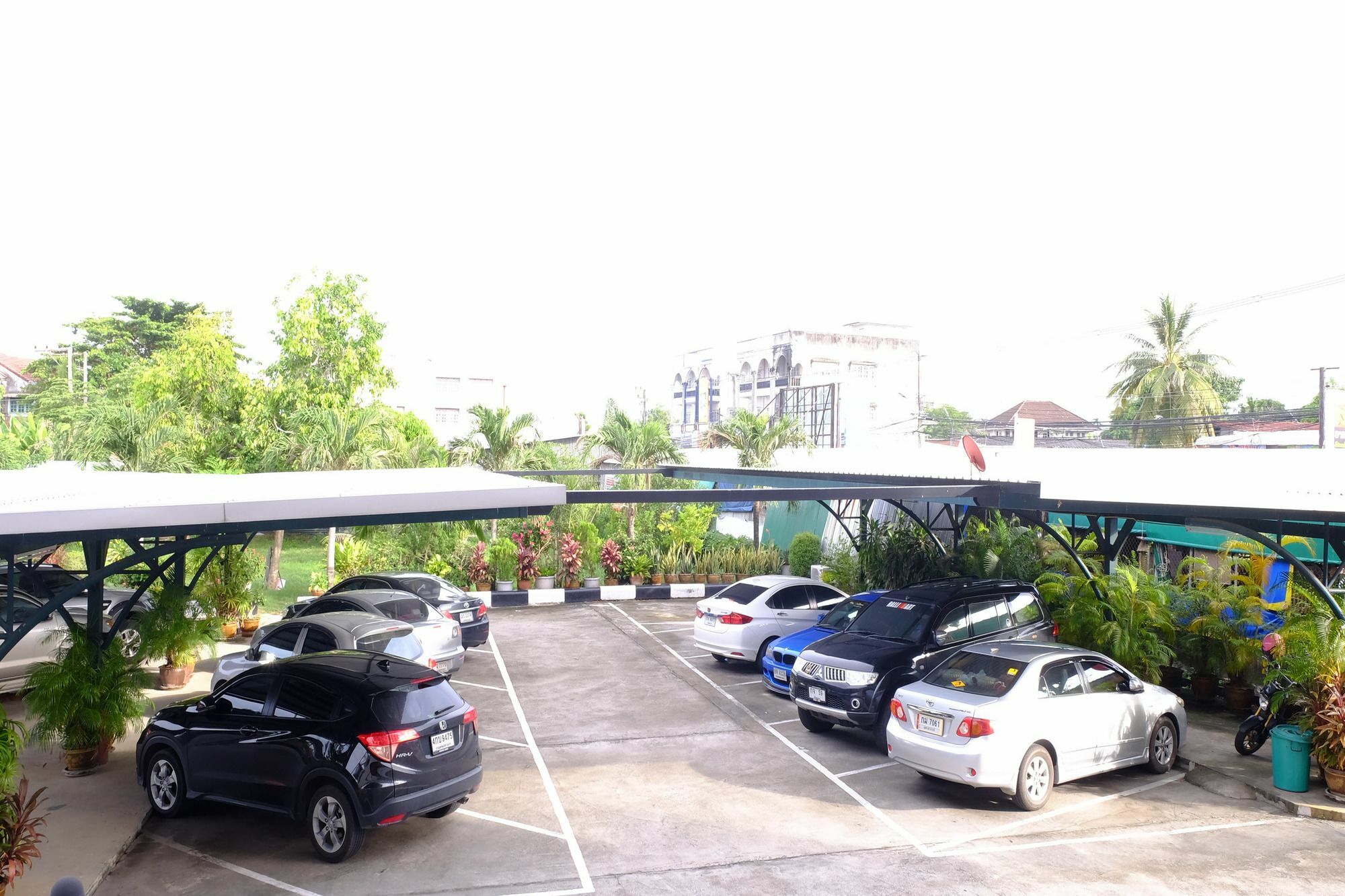 Banchang Apartment And Hotel Rayong Bagian luar foto